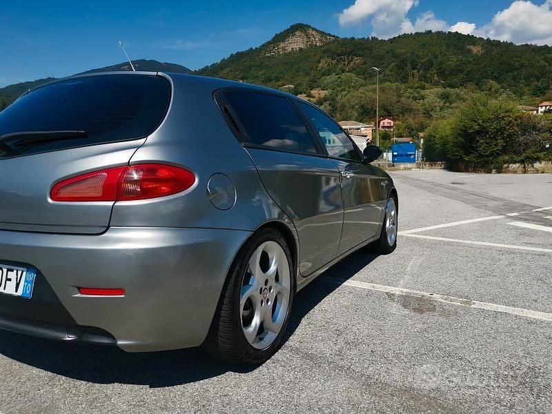 Usata Alfa Romeo 147 150 CV (110 kW) 2005 Utilitaria