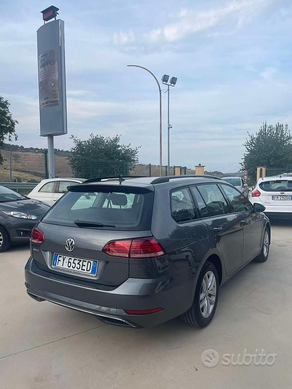 Usata VW Golf VII Business 116 CV (85 kW) 2019 Grigio Station wagon