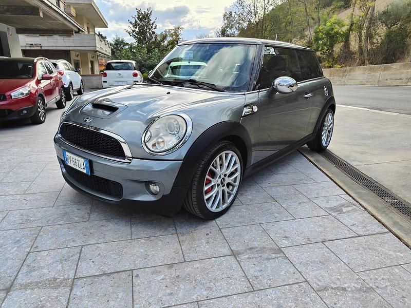 Gray Usata 2009 Mini John Cooper Works Due volumi | 9950 € (Buon prezzo) - Immagine 1/4