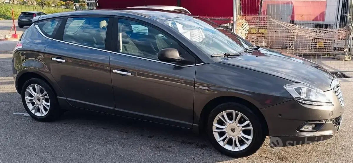 Usata Lancia Delta 2014 Grigio Utilitaria