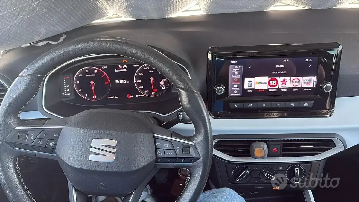 Usata Seat Arona 115 CV (84 kW) 2024 Nero SUV