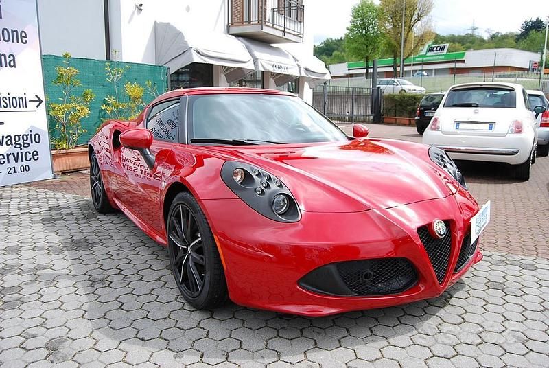 Usata Alfa Romeo 4C 241 CV (177 kW) 2015 Rosso Coupé