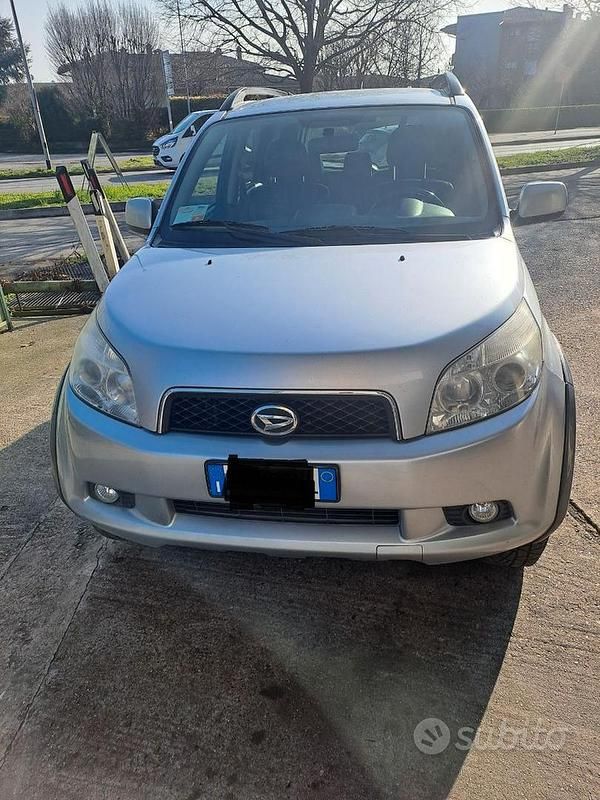 Usata Daihatsu Terios 105 CV (77 kW) 2008 Grigio SUV