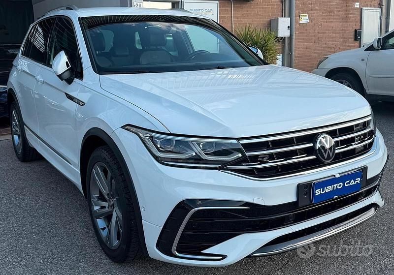 Usata VW Tiguan R-line 150 CV (110 kW) 2023 Bianco SUV