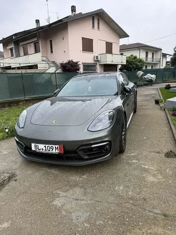 Usata Porsche Panamera 330 CV (242 kW) 2023 Utilitaria