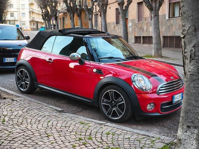 Rosso Usata 2011 Mini Cooper Cabriolet Cabrio | 10.900 € - Immagine 1/4