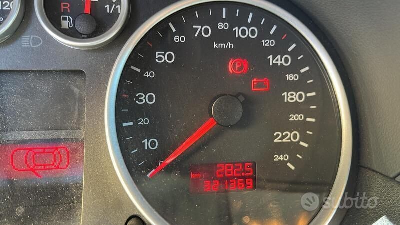 Usata Audi A2 75 CV (55 kW) 2002 Blu Utilitaria