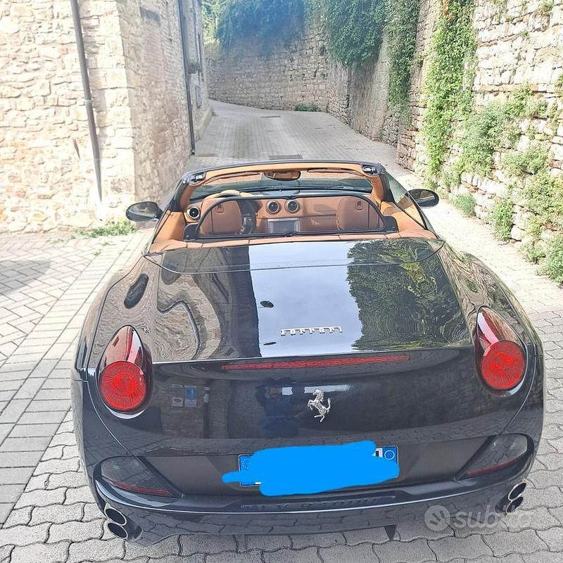 Usata Ferrari California 460 CV (338 kW) 2011 Nero Cabrio