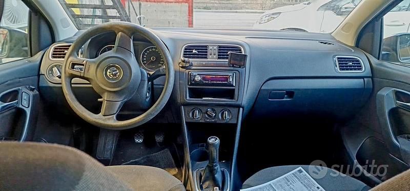 Usata VW Polo Comfortline 70 CV (51 kW) 2010 Grigio Berlina