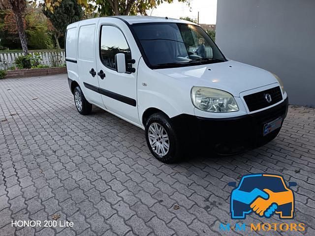 Usata Fiat Doblò 103 CV (75 kW) 2009 Bianco Monovolume