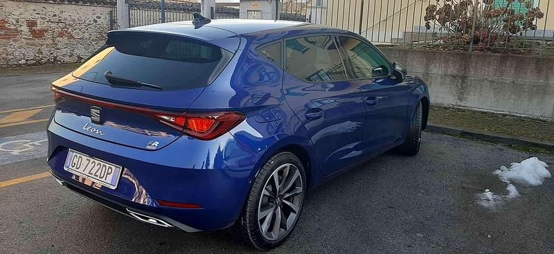 Usata Seat Leon FR 131 CV (96 kW) 2020 Blu/azzurro Berlina
