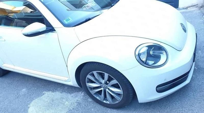 Usata VW Beetle Design 105 CV (77 kW) 2012 Bianco Utilitaria