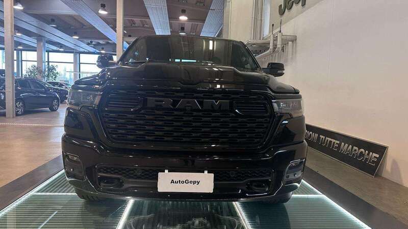 Nuova RAM 1500 420 CV (308 kW) 2025 Nero Pick-up