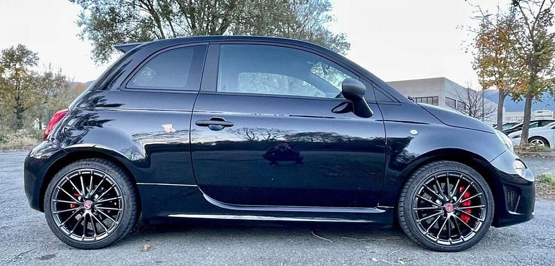 Usata Abarth 695 Competizione 179 CV (131 kW) 2022 Nero Utilitaria