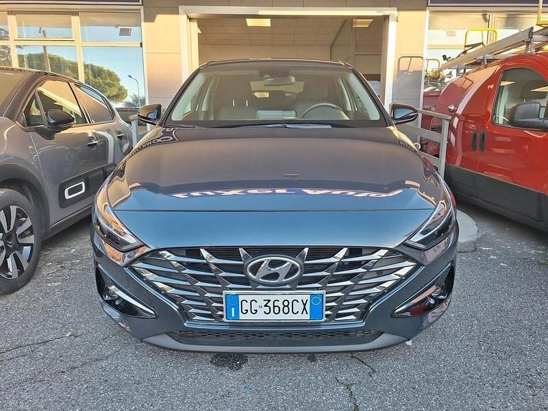Grigio Usata 2021 Hyundai i30 Prime Tre volumi | 14.900 € (Ottimo prezzo) - Immagine 1/4