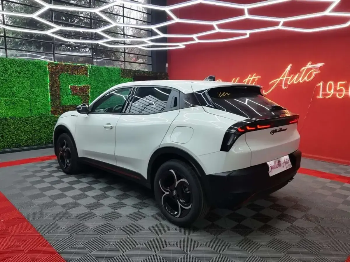 Nuova Alfa Romeo GT Junior Edizione Speciale 136 CV (100 kW) 2025 Snow (268) SUV