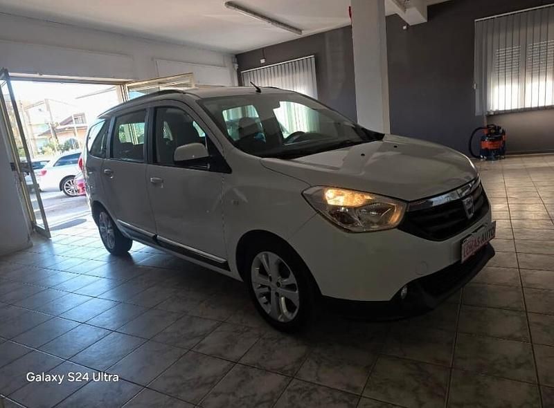 Usata Dacia Lodgy Ambiance 107 CV (78 kW) 2015 Bianco Monovolume