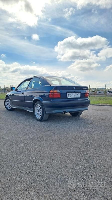 Usata BMW 318 1995 Blu Coupé