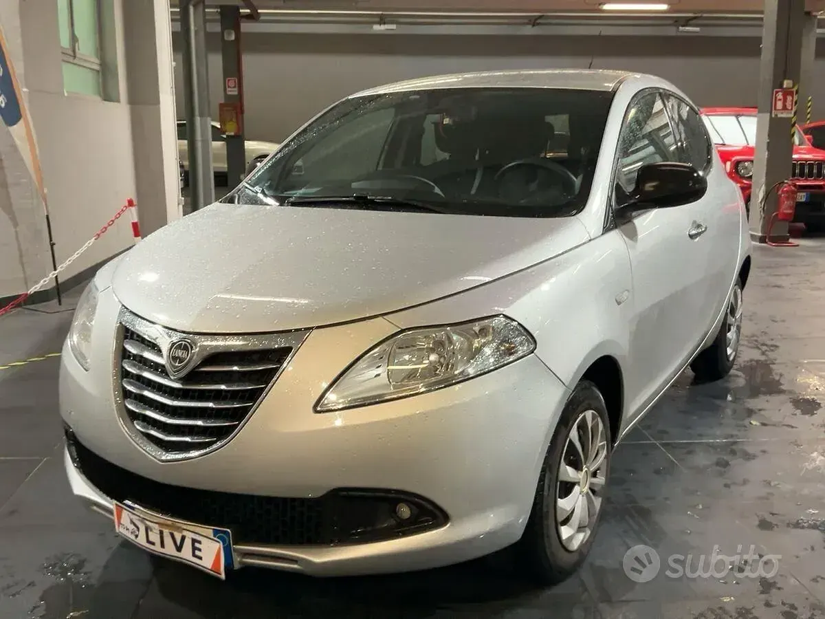 Gebraucht Lancia Ypsilon Gold 95 PS (69 kW) 2015 Grau Kleinwagen