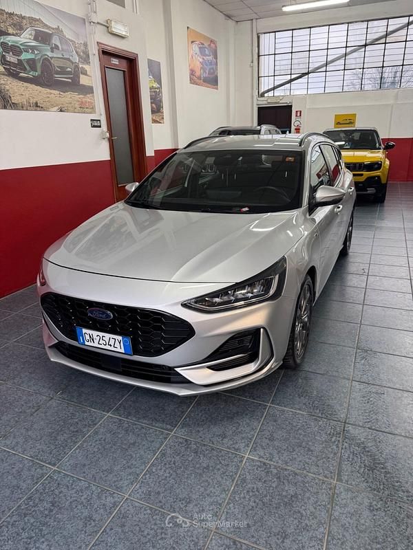 Usata Ford Focus ST-Line 155 CV (114 kW) 2023 Argento Station wagon