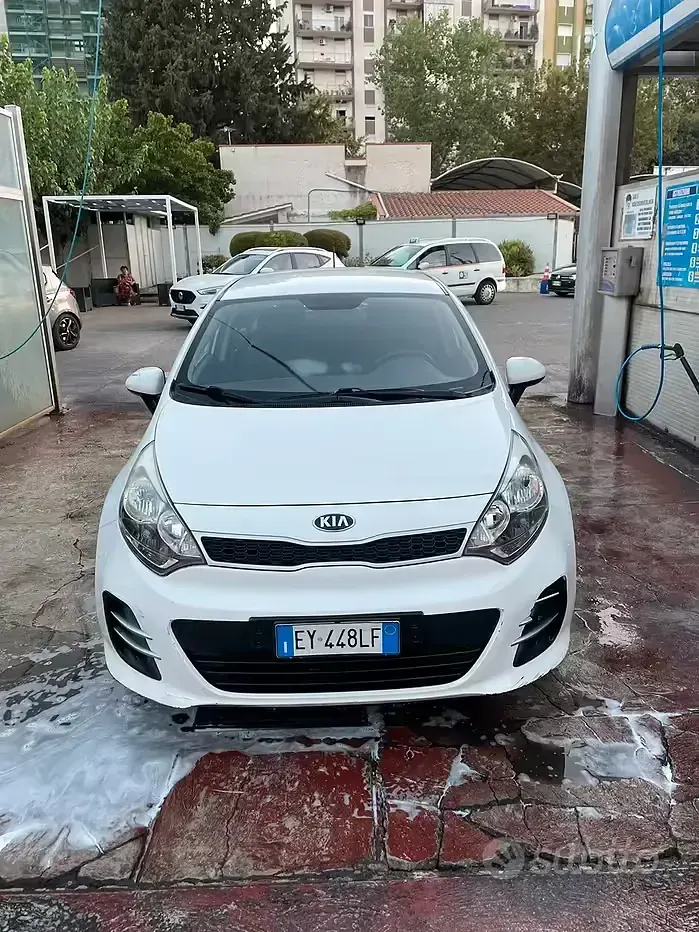 Usata Kia Rio 75 CV (55 kW) 2015 Berlina