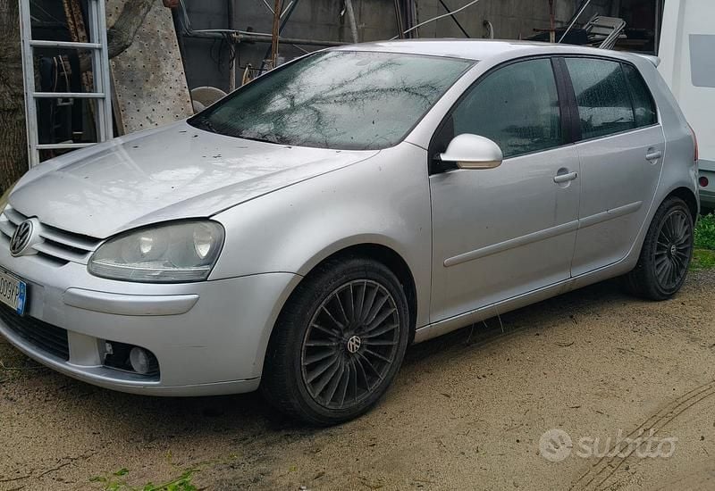 Usata VW Golf V 105 CV (77 kW) 2004 Grigio Berlina