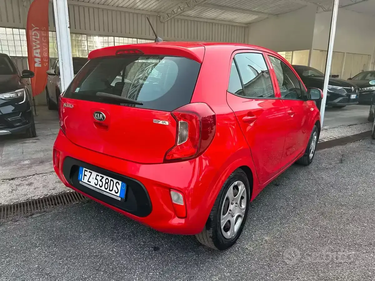 Usata Kia Picanto Active 65 CV (47 kW) 2019 Rosso Utilitaria