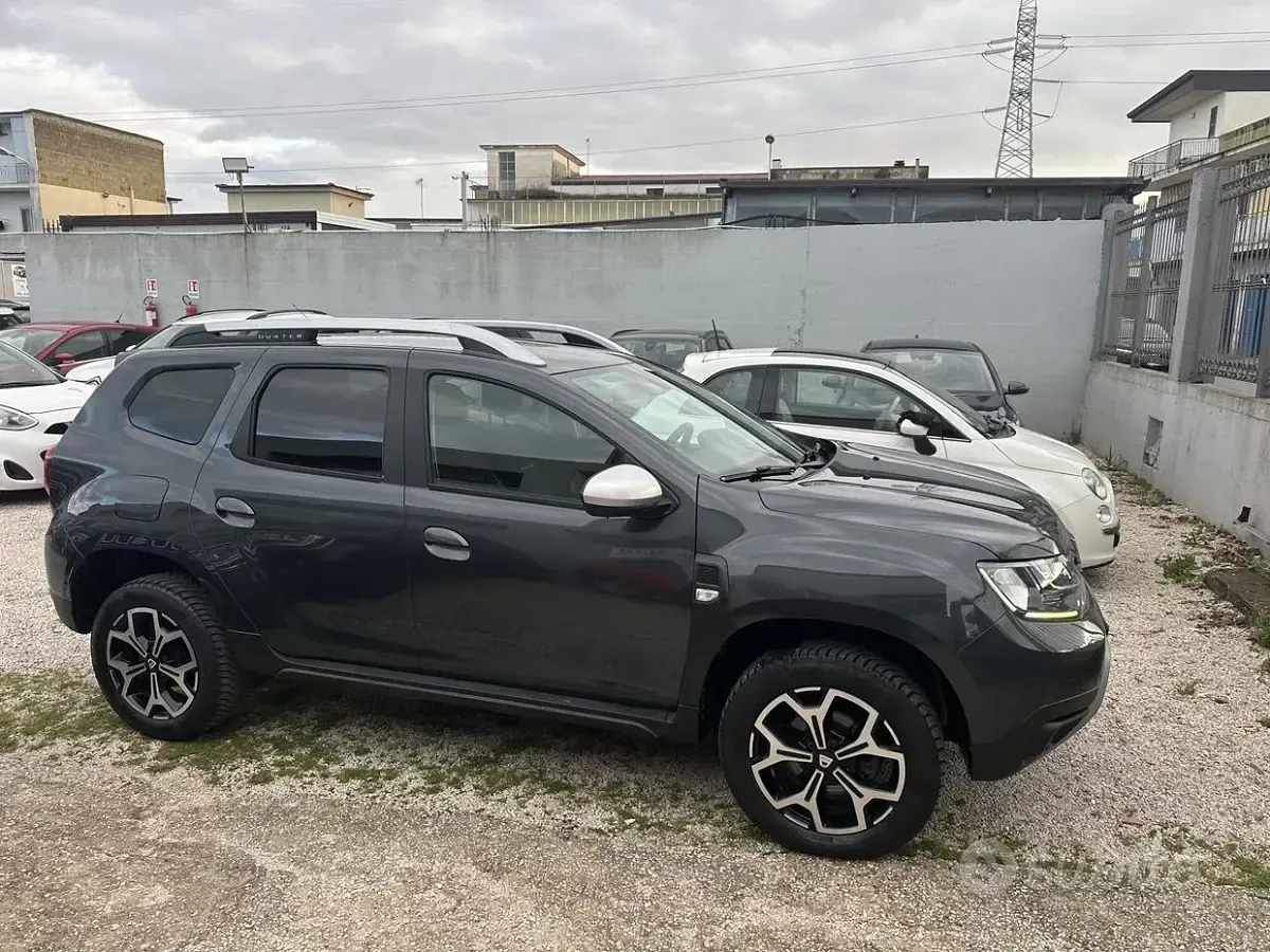 Usata Dacia Duster Prestige 116 CV (85 kW) 2019 Grigio SUV