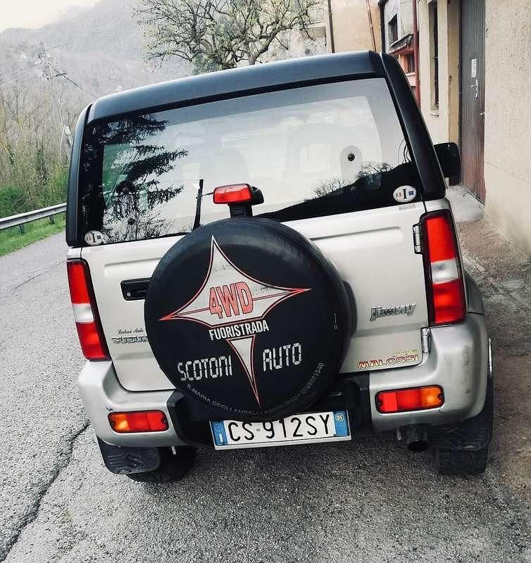 Usata Suzuki Jimny 86 CV (63 kW) 2005 Argento SUV