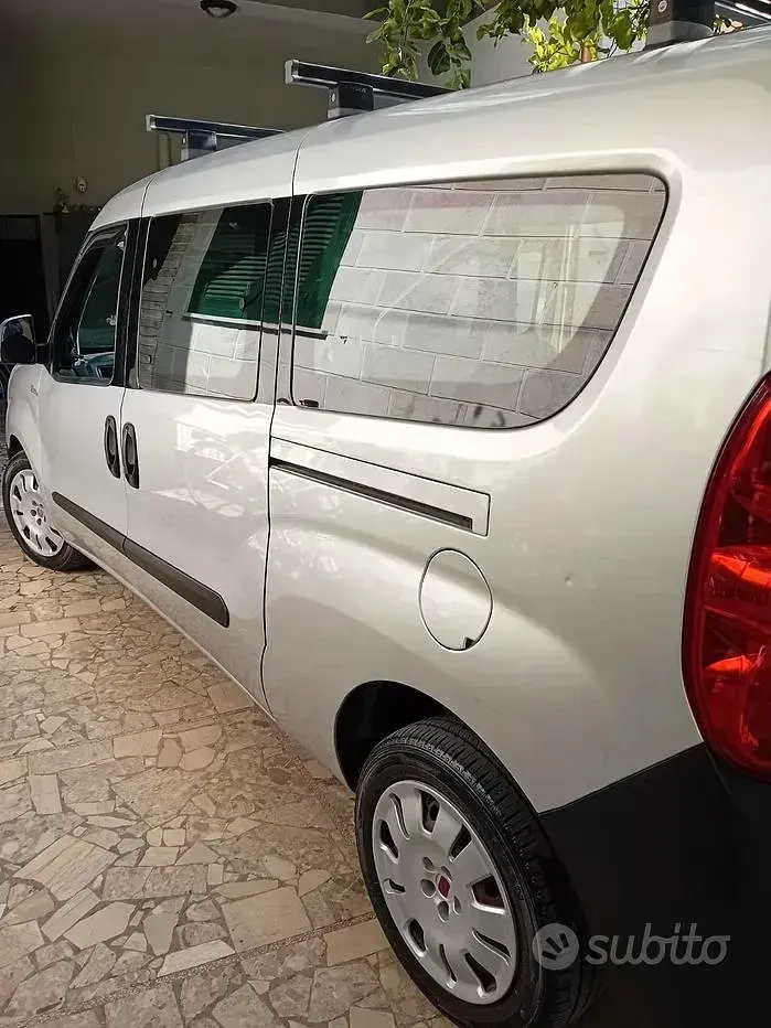 Usata Fiat Doblò 105 CV (77 kW) 2010 Grigio Monovolume