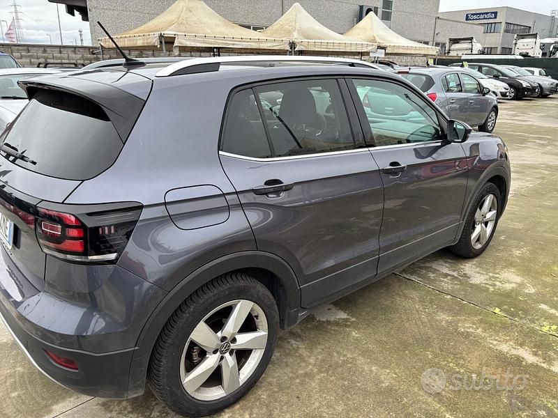 Usata VW T-Cross Advance 150 CV (110 kW) 2021 Grigio SUV