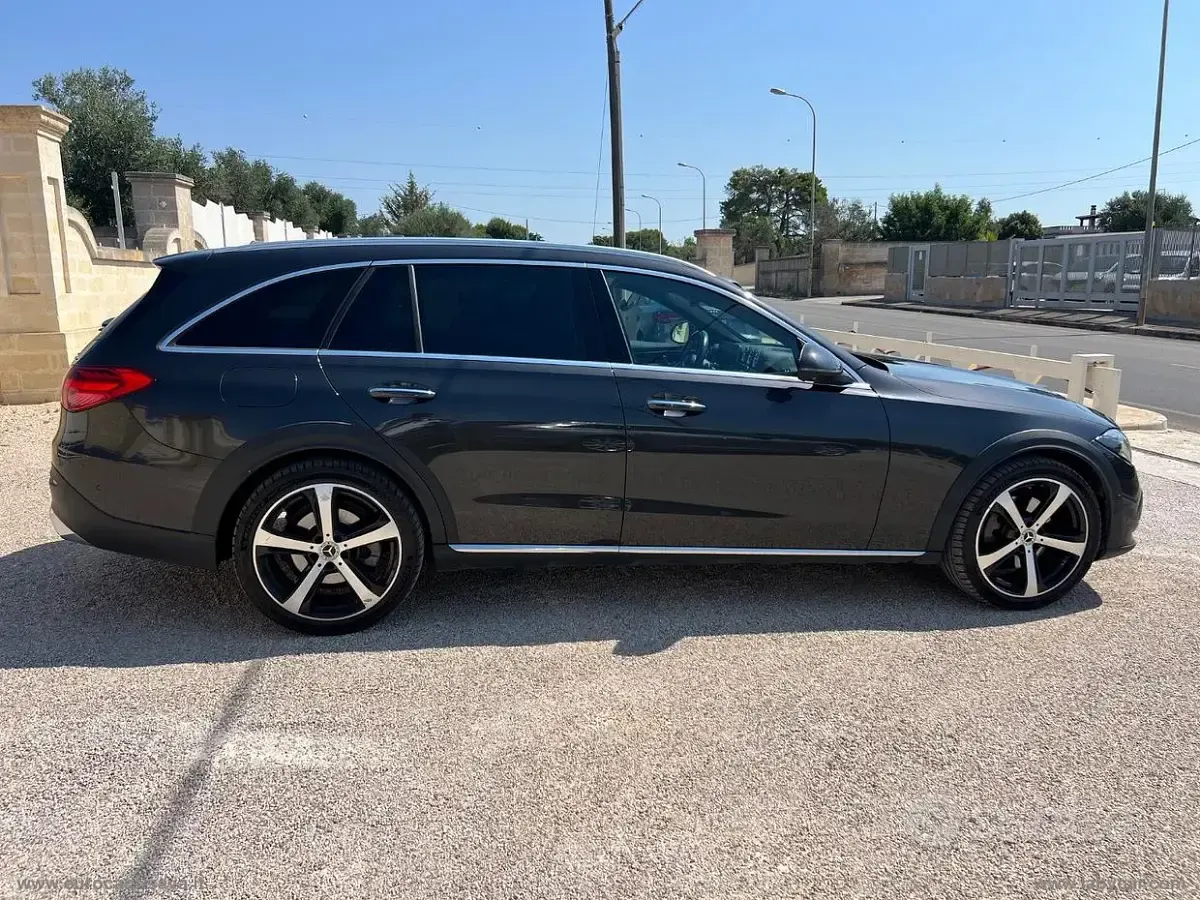 Usata Mercedes C220 200 CV (147 kW) 2022 Grigio Station wagon