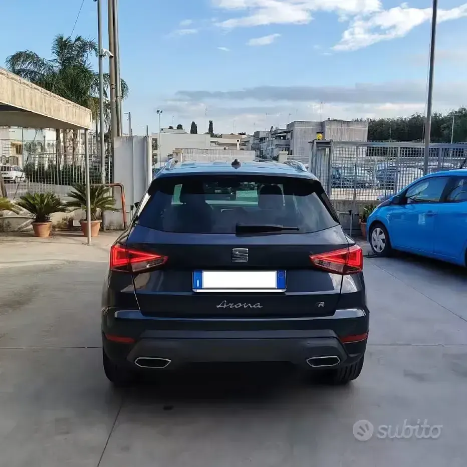 Usata Seat Arona FR 116 CV (85 kW) 2025 Grigio SUV