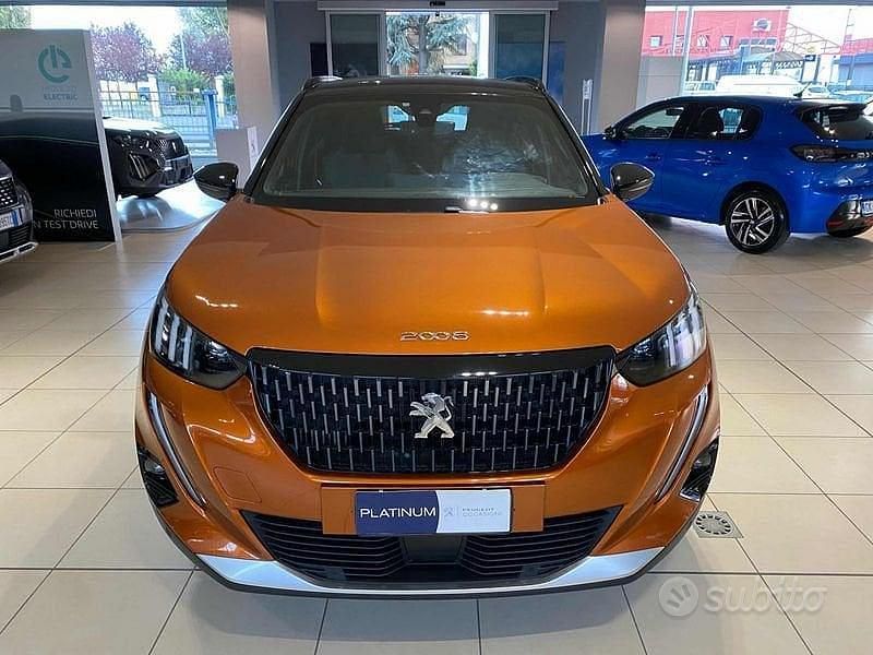 Usata Peugeot 2008 GT-line 130 CV (95 kW) 2020 Arancione SUV