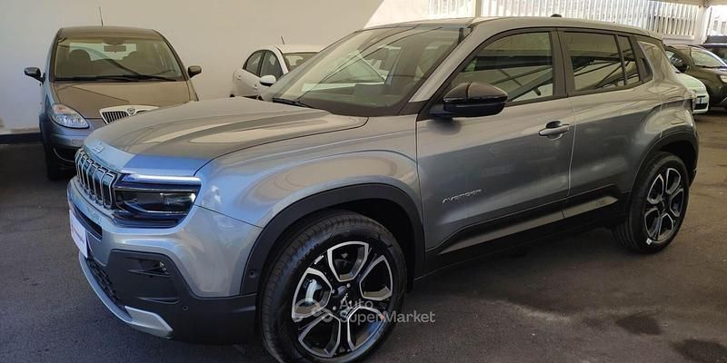 Nuova Jeep Avenger Longitude 101 CV (74 kW) 2025 Rosso SUV