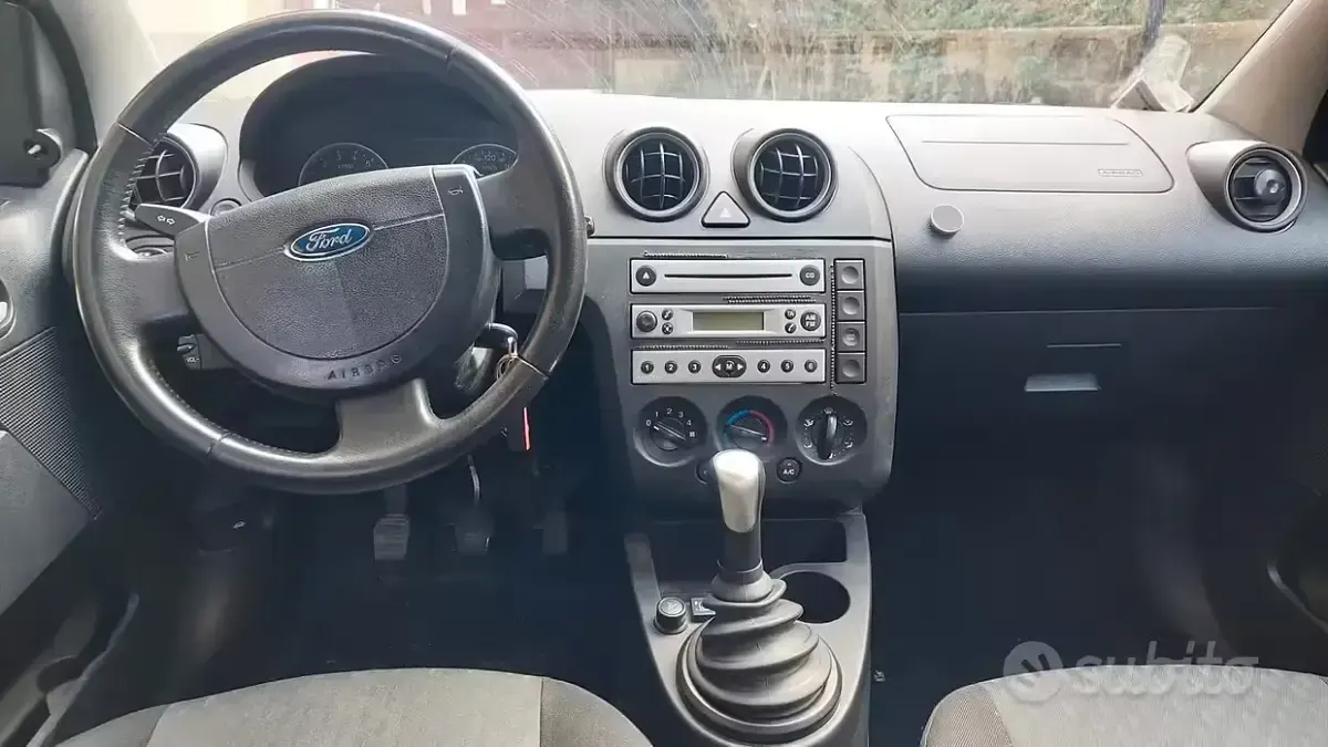 Gebraucht Ford Fiesta Ghia 75 PS (55 kW) 2004 Grau Kleinwagen
