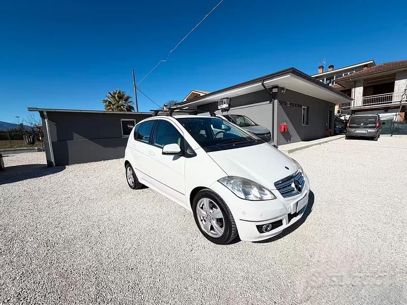 Usata Mercedes A180 Avantgarde 110 CV (80 kW) 2010 Bianco Berlina