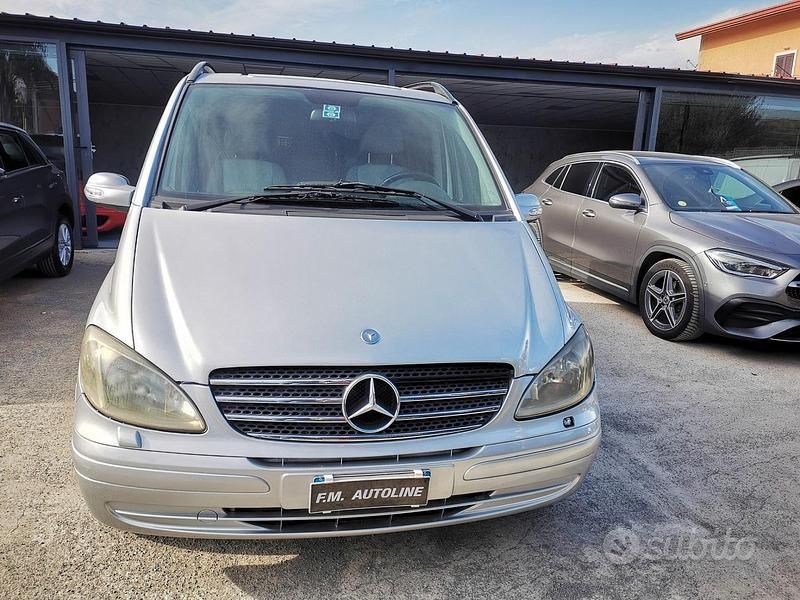 Usata Mercedes Viano 150 CV (110 kW) 2005 Argento Monovolume