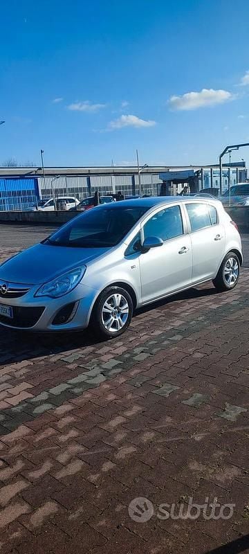 Usata Opel Corsa 75 CV (55 kW) 2012 Grigio Utilitaria