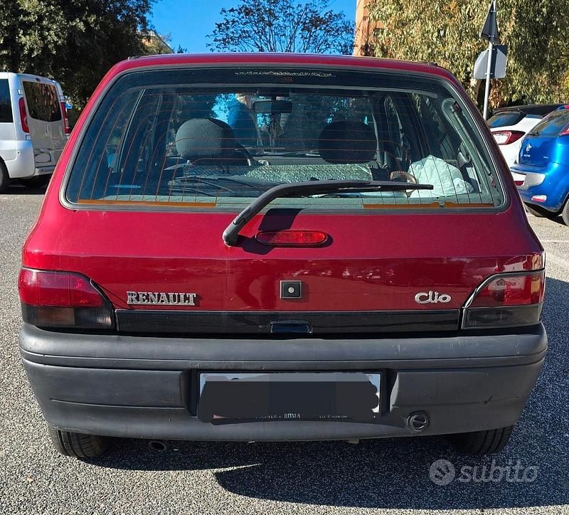 Usata Renault Clio 58 CV (42 kW) 1997 Rosso Utilitaria