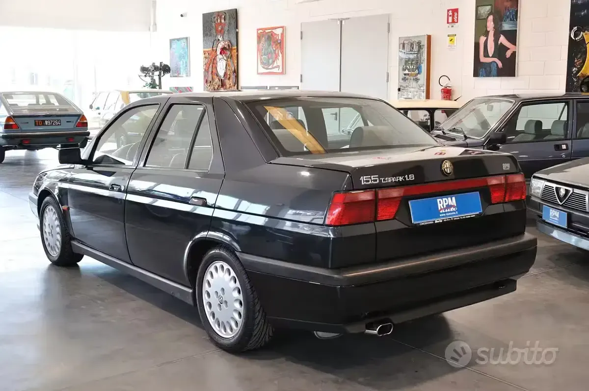 Usata Alfa Romeo 155 126 CV (92 kW) 1993 Bluazzurro Berlina