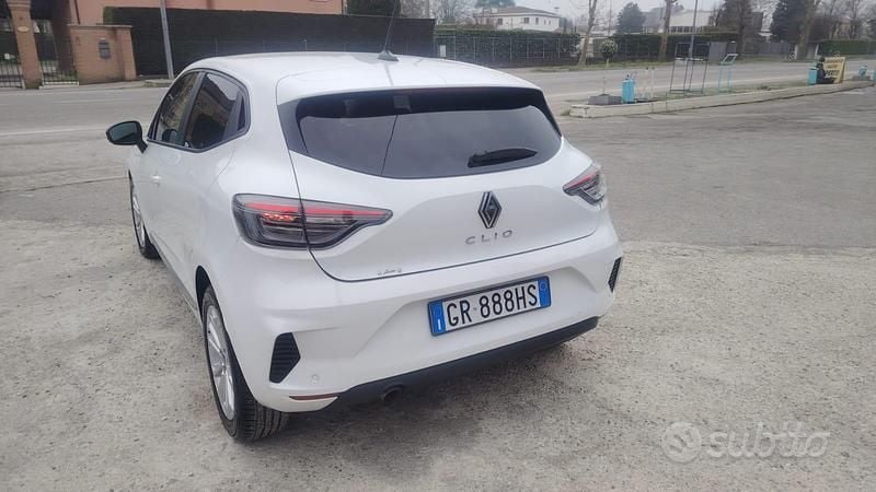Usata Renault Clio V 67 CV (49 kW) 2024 Bianco Berlina