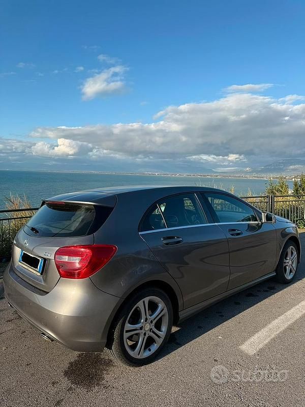 Usata Mercedes A160 90 CV (66 kW) 2014 Berlina