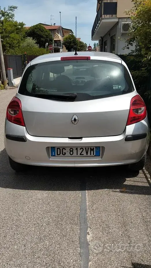 Usata Renault Clio III 75 CV (55 kW) 2007 Berlina