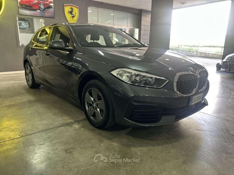 Usata BMW 118 Advantage 150 CV (110 kW) 2021 Grigio Utilitaria