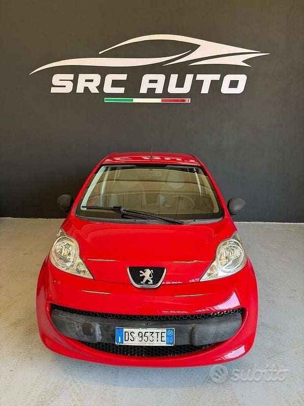 Usata Peugeot 107 Urban Move 68 CV (50 kW) 2008 Rosso Utilitaria