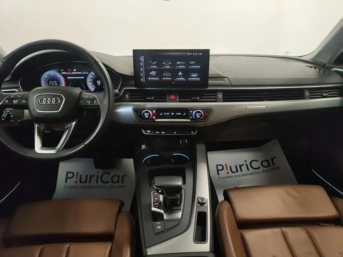 Usata Audi A4 286 CV (210 kW) 2023 Blu/azzurro Station wagon