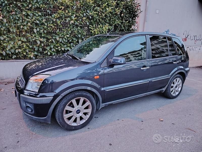 Usata Ford Fusion 70 CV (51 kW) 2009 Grigio Utilitaria