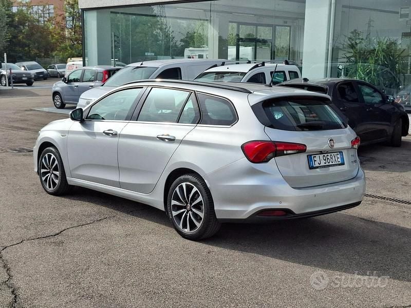 Usata Fiat Tipo Lounge 120 CV (88 kW) 2017 Grigio Station wagon
