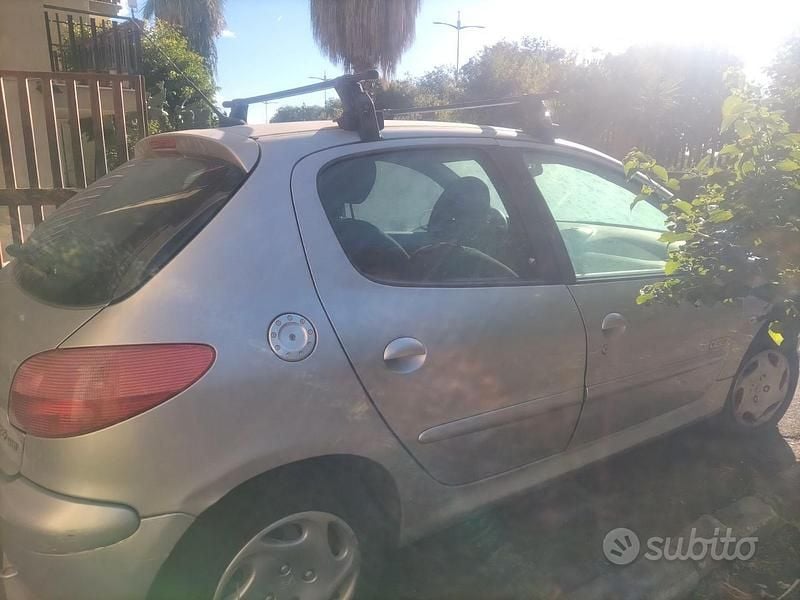 Usata Peugeot 206 68 CV (50 kW) 2007 Grigio Utilitaria